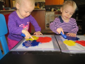 No-Mess Finger Painting